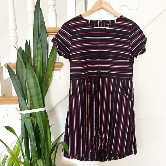 Doe & Rae Black Red White Stripe Short Sleeve Sheath Dress with Pockets Size M - Picture 1 of 6